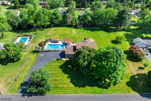 8 Garrett Dr, FLEMINGTON, NJ, 08822-3329 | Card Image