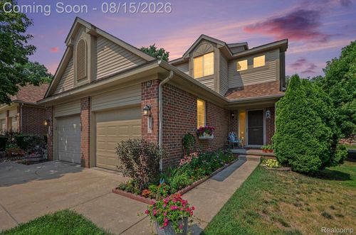 7142 Lavender Ln, Waterford, MI, 48327-4416 | Card Image