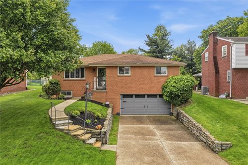 121 Rose Leaf Rd, Pittsburgh, PA, 15220-1721 | Card Image