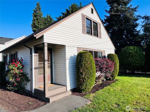 16018 179th Ave Se, Monroe, WA, 98272-2004 | Card Image