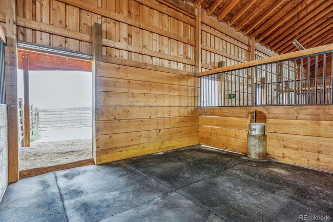 Stall with floor mats and Nelson Waterer | Image 44