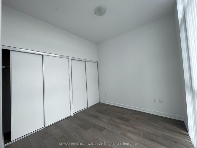 2102 - 38 Honeycrisp Cres, Condo with 2 bedrooms, 1 bathrooms and null parking in Concord ON | Image 8