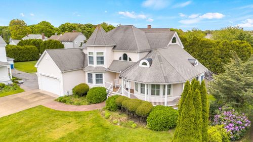276 Shore St, Falmouth, MA, 02540-3818 | Card Image