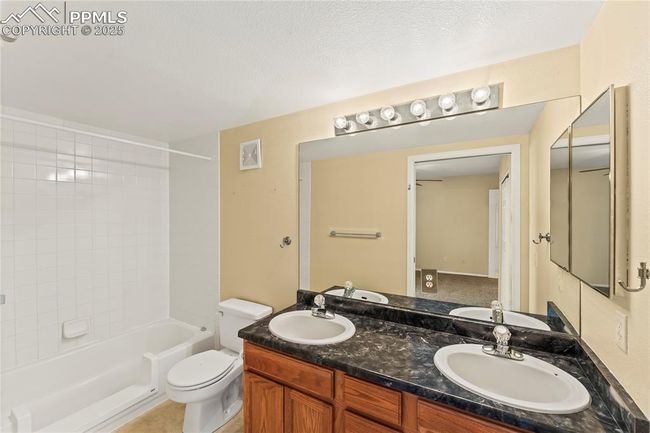 272 Ellers Grv, Condo with 3 bedrooms, 2 bathrooms and 1 parking in Colorado Springs CO | Image 19