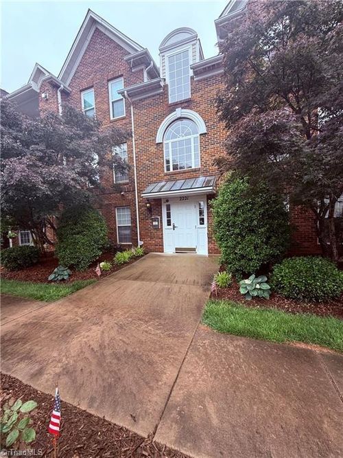 2221 Delaney Dr, Burlington, NC, 27215-5268 | Card Image