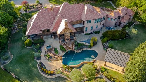 5600 Southern Hills Ct, Flower Mound, TX, 75022-6512 | Card Image
