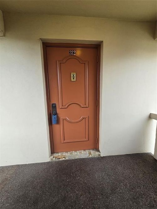 apt-312-2800 W Sunrise Lakes Dr, Sunrise, FL, 33322-2486 | Card Image