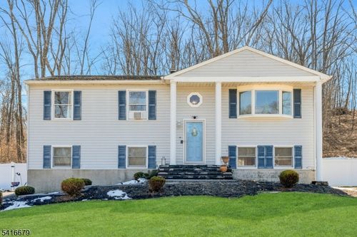 12 August Ln, Sussex, NJ, 07461-3505 | Card Image