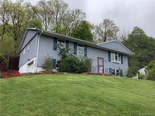 19 Mountainview Dr, Highland Mills, NY, 10930-2643 | Card Image