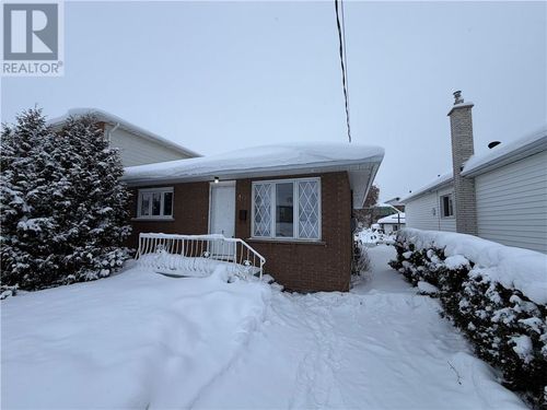 40 Tuddenham Ave, Sudbury, ON, P3C3G3 | Card Image