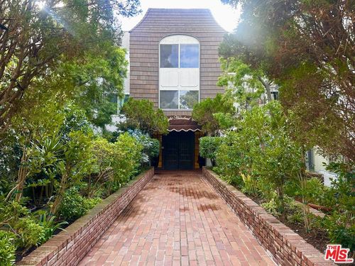 121-5870 Green Valley Circle, Culver City, CA, 90230 | Card Image