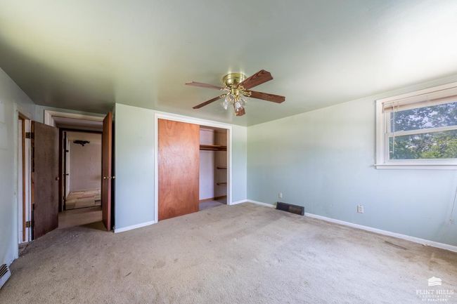 402 1 St St, House other with 4 bedrooms, 2 bathrooms and null parking in Saint George KS | Image 8