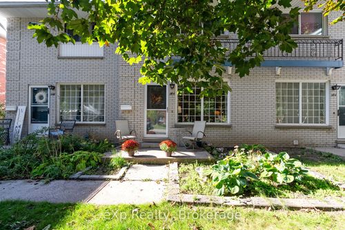 286 Dufferin St, Stratford, ON, N5A2H2 | Card Image