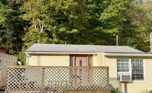 18 E Willow Ln, Lake Lynn, PA, 15451-1204 | Card Image