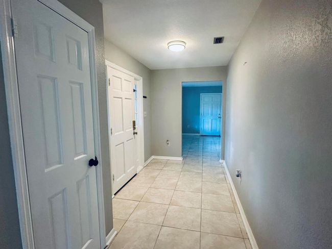 2118 Se Morningside Blvd, House other with 3 bedrooms, 2 bathrooms and null parking in Port St Lucie FL | Image 4