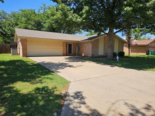 2808 Nabers St, Vernon, TX, 76384-6721 | Card Image