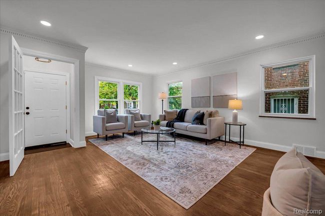 17550 Ohio St, House other with 3 bedrooms, 2 bathrooms and null parking in Detroit MI | Image 5
