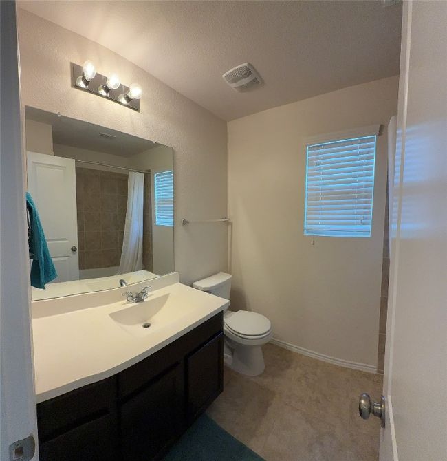 37E - 352 Circle Way, House other with 3 bedrooms, 3 bathrooms and 2 parking in Jarrell TX | Image 19