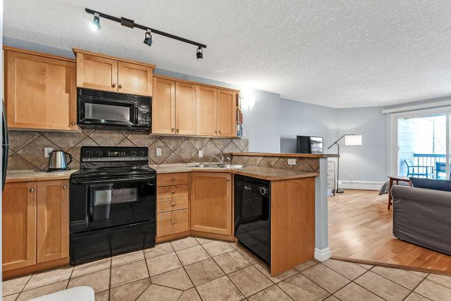 307 - 60 38 A Avenue Sw, Home with 1 bedrooms, 1 bathrooms and 1 parking in Calgary AB | Image 3