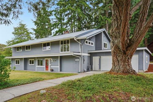 711 Galloway St, Steilacoom, WA, 98388-3921 | Card Image