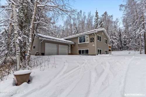 20537 Ptarmigan Blvd, Eagle River, AK, 99577-8736 | Card Image