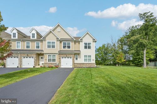 8 Ella Cir, HUNTINGDON VALLEY, PA, 19006-1509 | Card Image