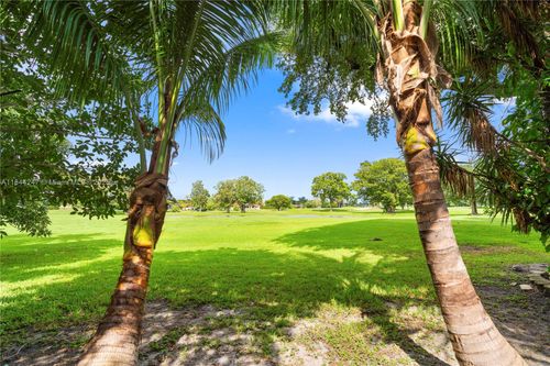 19828 Nw 67th Ave, Hialeah, FL, 33015 | Card Image