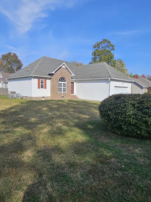 212 Jennings Cir, Tullahoma, TN, 37388-8857 | Card Image