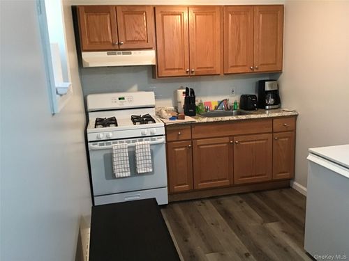 46 Benson St, West Haverstraw, NY, 10993-1303 | Card Image