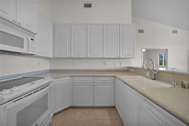 KITCHEN | Image 12