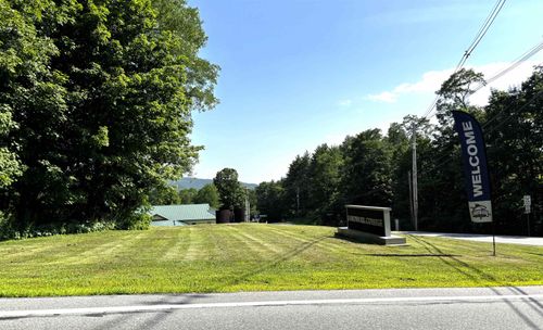 40 E Putney Brook Rd, Putney, VT, 05346-8795 | Card Image