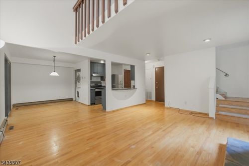 6-17 Village Way, Vernon, NJ, 07462-3189 | Card Image