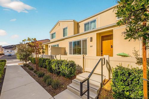 307 Seedling Way, Fallbrook, CA, 92028-6544 | Card Image