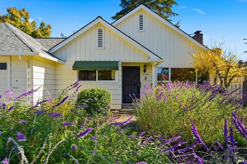 2410 Mendota Way, Santa Rosa, CA, 95404-3135 | Card Image