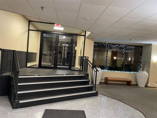 apt-30-100 Clinton Ave, Mineola, NY, 11501-2883 | Card Image