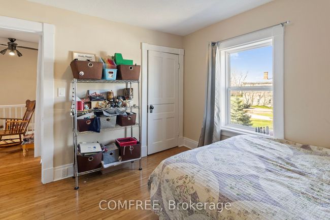 8 Laura St, House other with 5 bedrooms, 3 bathrooms and 4 parking in Lyn ON | Image 37