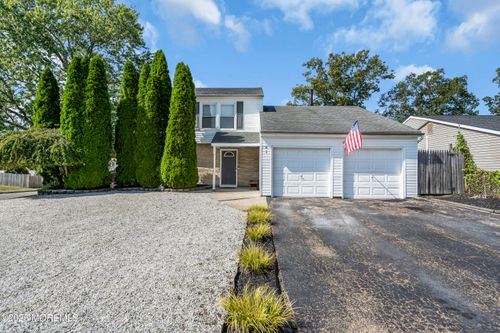2 Lee Ct, Barnegat, NJ, 08005-1405 | Card Image