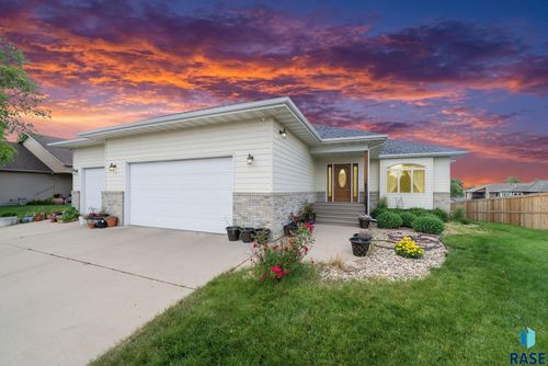 7708 W Justice St Street, Sioux Falls, SD, 57106 | Card Image