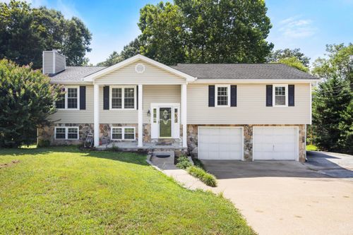 8410 Smoketree Cir, Ooltewah, TN, 37363-9012 | Card Image