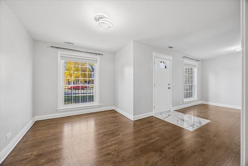 5731 Sutton Pl, Hinsdale, IL, 60521-5038 | Card Image