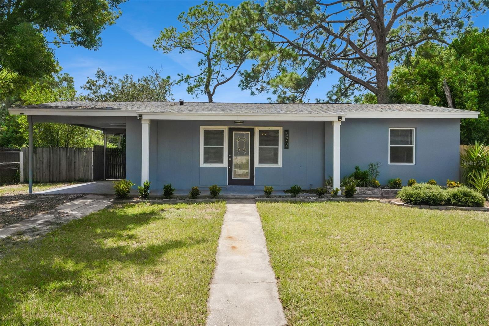 Residential in DELTONA