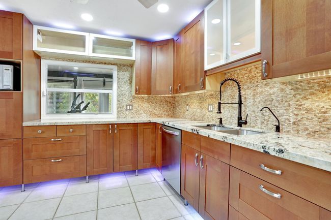 2211 Nw 41 St Ter, House other with 3 bedrooms, 2 bathrooms and null parking in Coconut Creek FL | Image 12
