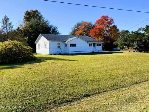 421 Gurganus Rd, Maple Hill, NC, 28454-8632 | Card Image