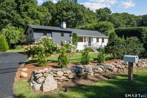 99 Weed St, New Canaan, CT, 06840-6113 | Card Image