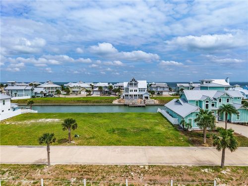 1029 Fiji Dr, Rockport, TX, 78382-7084 | Card Image