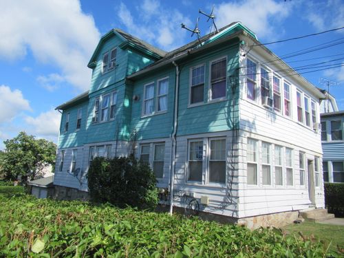 203 Wayne St, Bridgeport, CT, 06606-4639 | Card Image