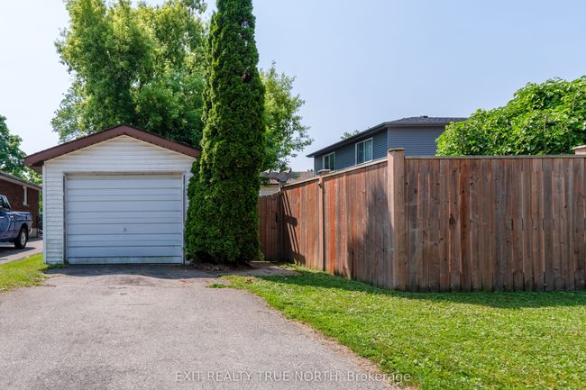 42 Graham Ave, House other with 3 bedrooms, 2 bathrooms and 2 parking in Brantford ON | Image 23