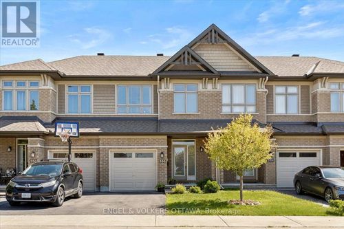 556 Triangle St, Stittsville, ON, K2V0M5 | Card Image