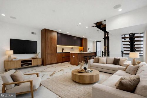 b102-1843 Hartranft St, PHILADELPHIA, PA, 19145-5850 | Card Image