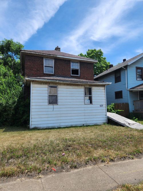 627 Tennessee St, Gary, IN, 46402-2631 | Card Image